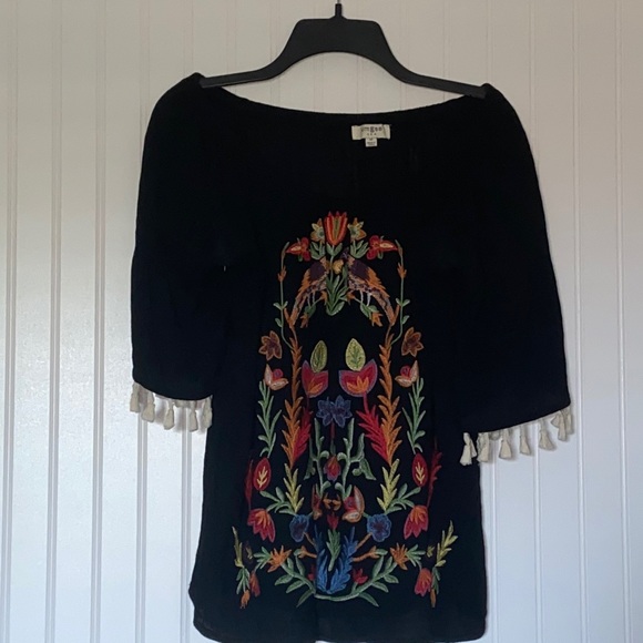 Umgee Tops - Umgee Black Embroidered Floral Blouse Size M